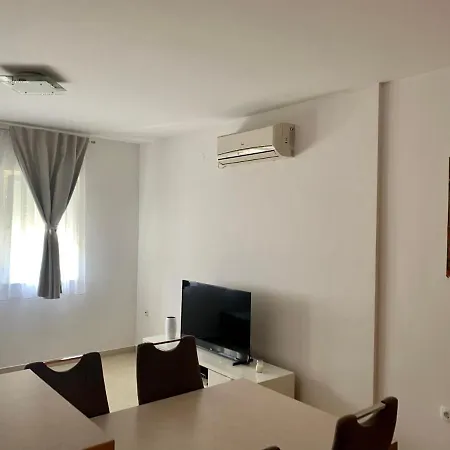 Mladeng Apartment