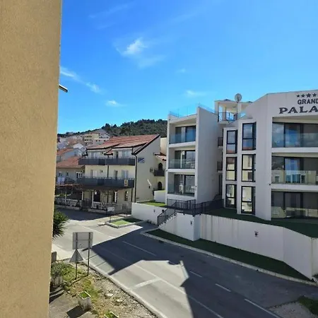 Apartamento Mladeng Trogir