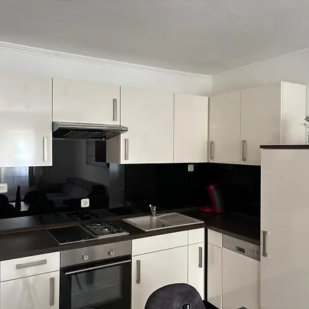 Mladeng * Τρογκίρ